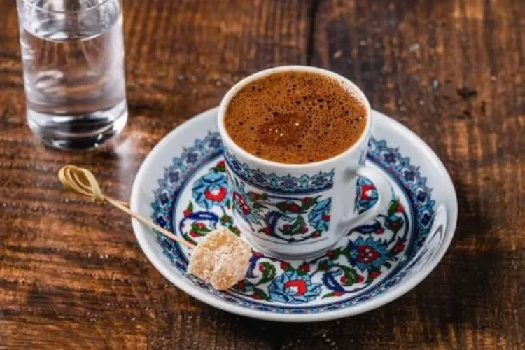 Damla Sakızlı Türk Kahvesi